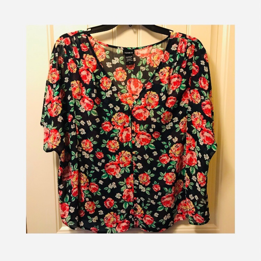 Torrid Navy Floral Blouse V Neck Button Front Plus Size 16W